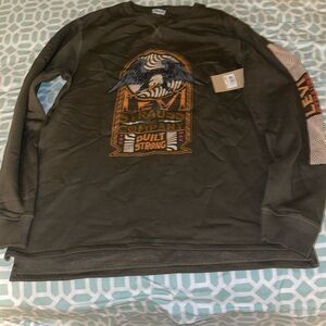 Levi’s sweater brand new